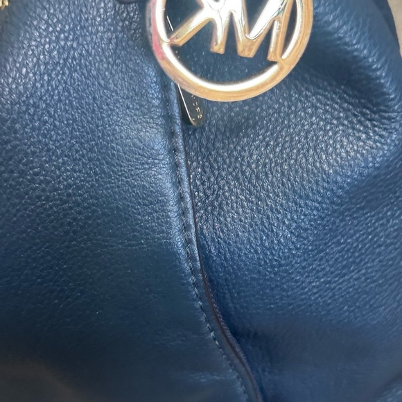 Michael Kors Blue Leather Shoulder Bag - Picture 3 of 9